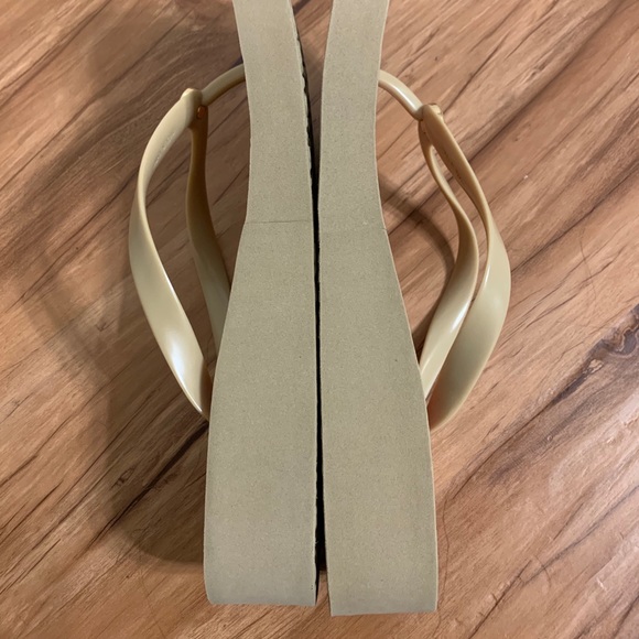 🚫SOLD🚫Tory Burch Orange and Tan Sandals - Picture 11 of 15